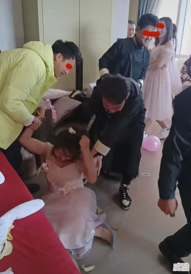 掀起她的裙子从后面进近日该影片在社交媒体上引发热议，观众对其剧情发展和角色塑造表示关注